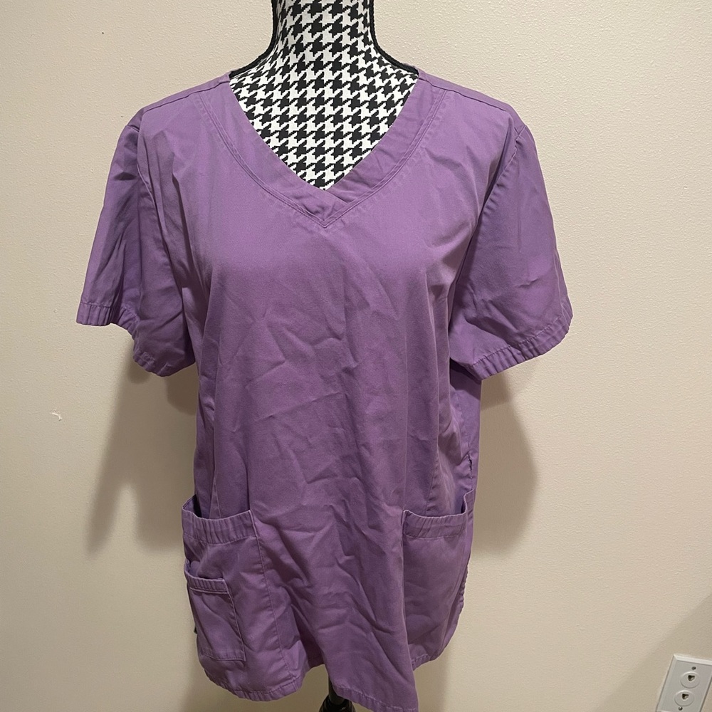 Mary Engelbreit lavender purple scrub top, size L
